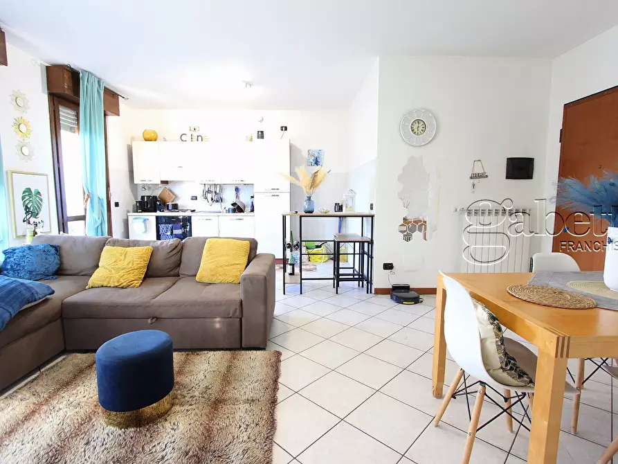 Immagine 3 di Trilocale in vendita  in giacomo leopardi a Lainate