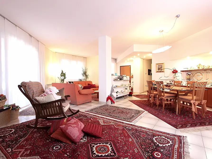 Immagine 12 di Villa in vendita  a Parabiago