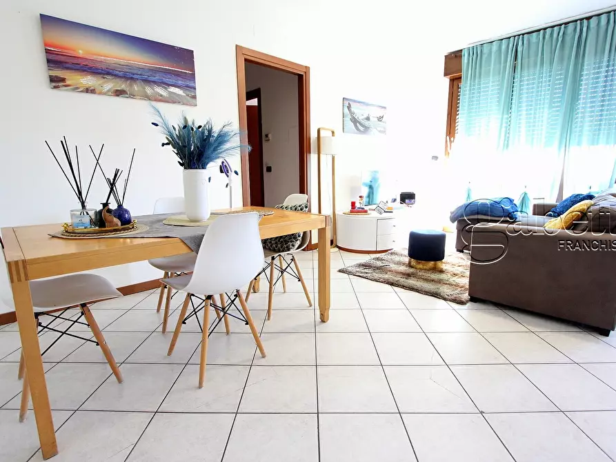 Immagine 2 di Trilocale in vendita  in giacomo leopardi a Lainate