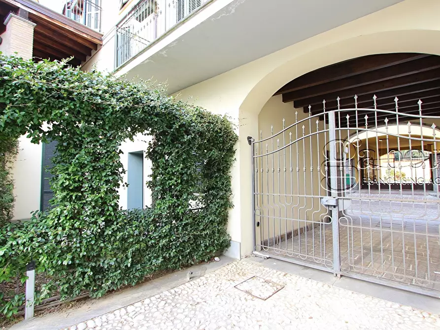 Immagine 30 di Trilocale in vendita  in piazza vittorio emanule a Nerviano