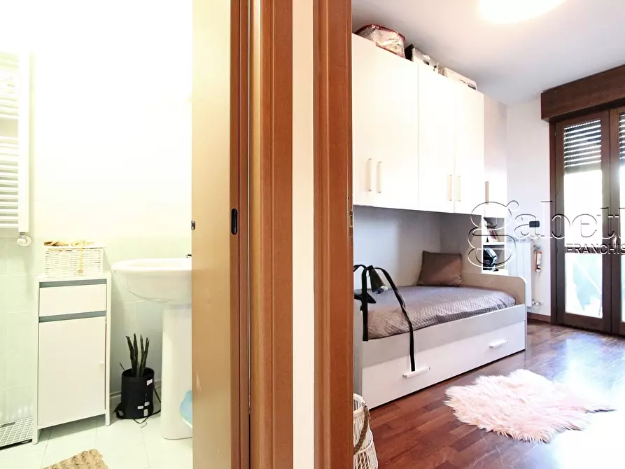 Immagine 17 di Trilocale in vendita  in giacomo leopardi a Lainate