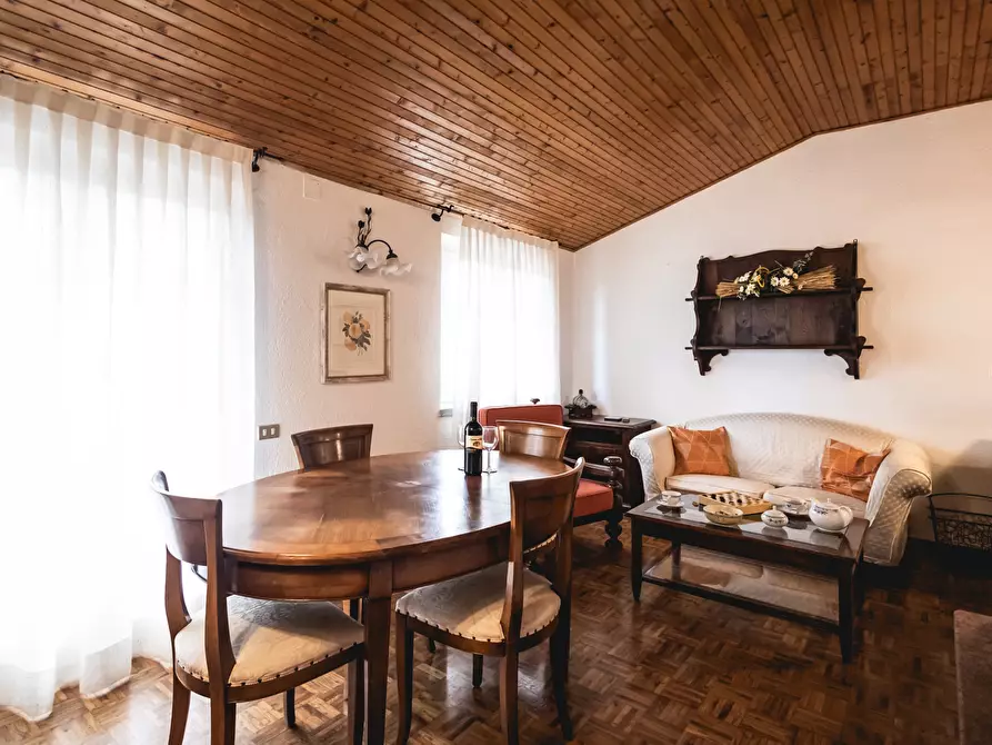 Immagine 15 di Villa in vendita  in Strada Provinciale 6 56 a Montecopiolo