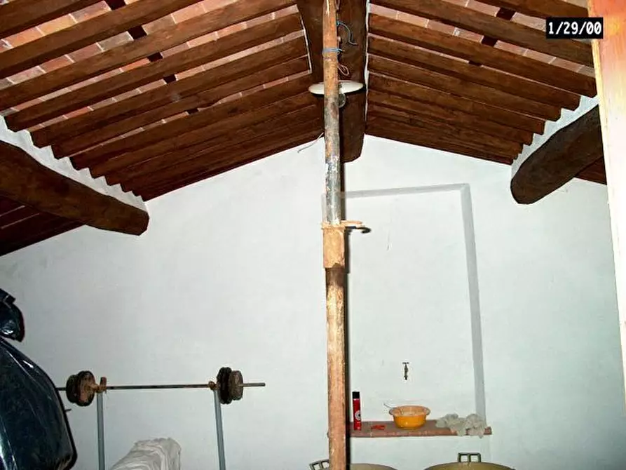 Immagine 31 di Rustico / casale in vendita  in Via Vecchia di Nozzano a Lucca