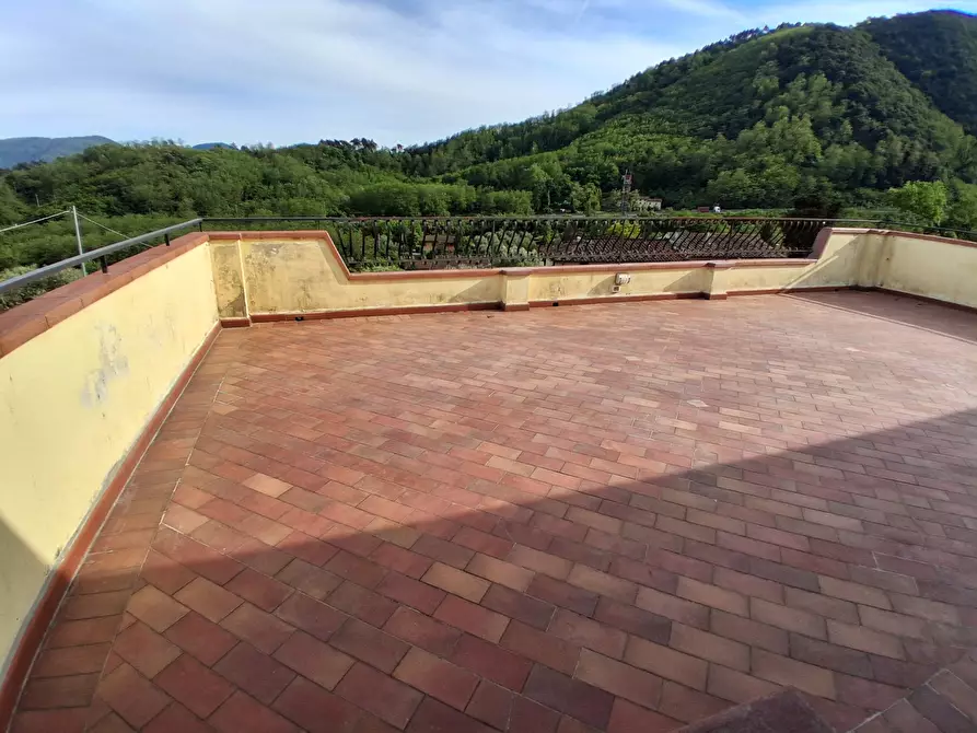 Immagine 32 di Villa in vendita  in via vecchia i a Lucca