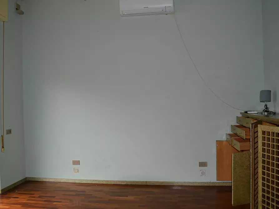 Immagine 24 di Villa in vendita  in Via della Chiesa XXIV a Lucca