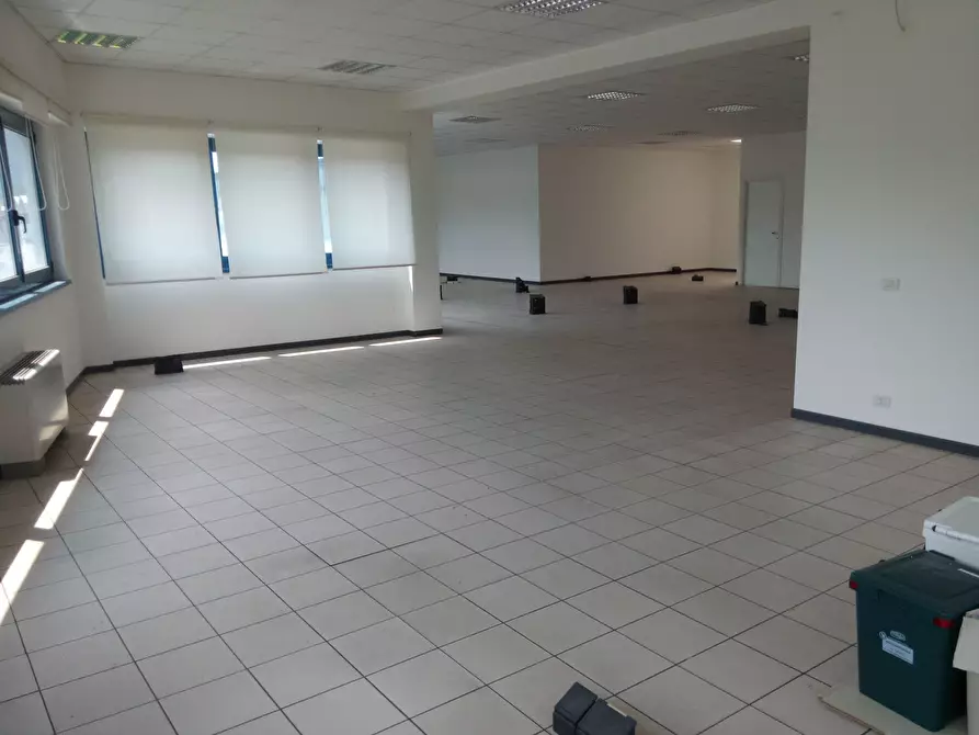 Immagine 17 di Ufficio in vendita  in Via Vecchi Pardini a Lucca