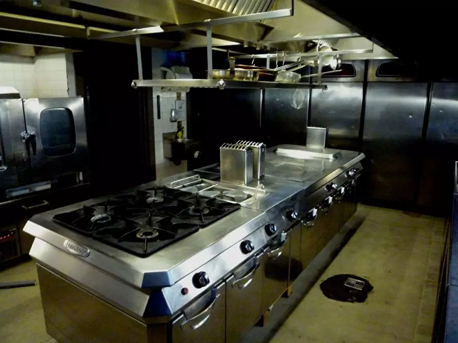 Immagine 17 di Bar / Ristorante in vendita  in casalino a Capannori