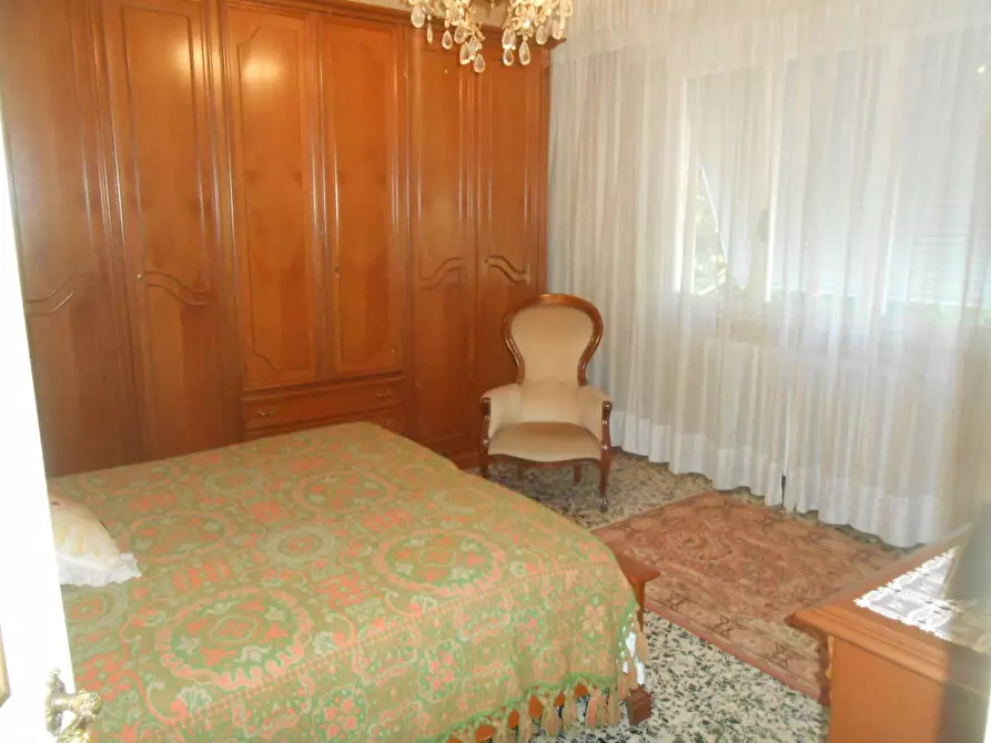 Immagine 11 di Villa in vendita  in Via per Chiatri a Lucca