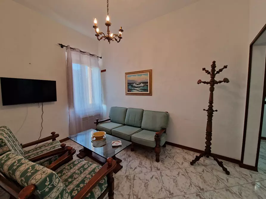 Immagine 10 di Quadrilocale in affitto  a Lucca