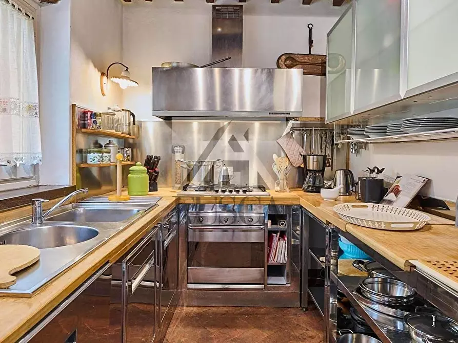 Immagine 38 di Villa in vendita  in Via Barsotto a Lucca