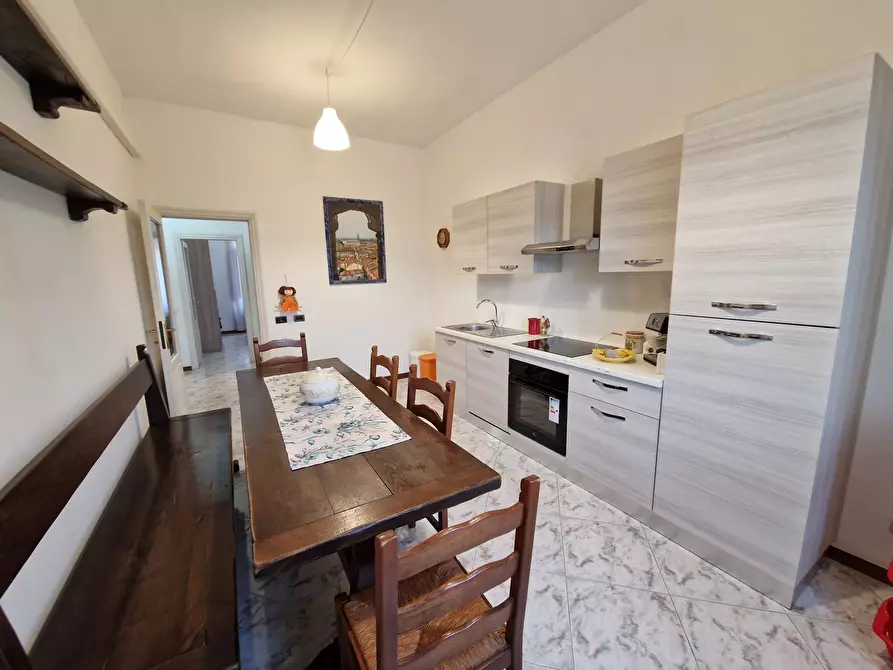 Immagine 4 di Quadrilocale in affitto  a Lucca