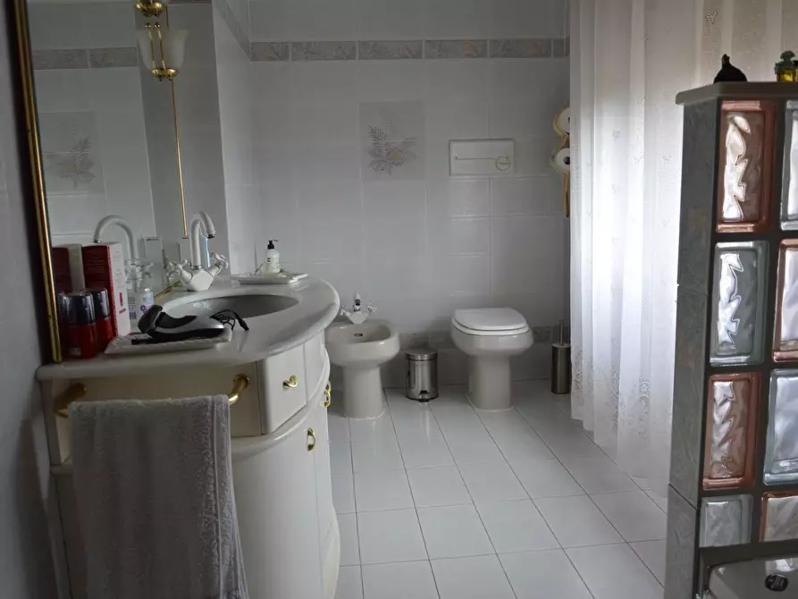 Immagine 23 di Casa indipendente in vendita  in bollori a Lucca