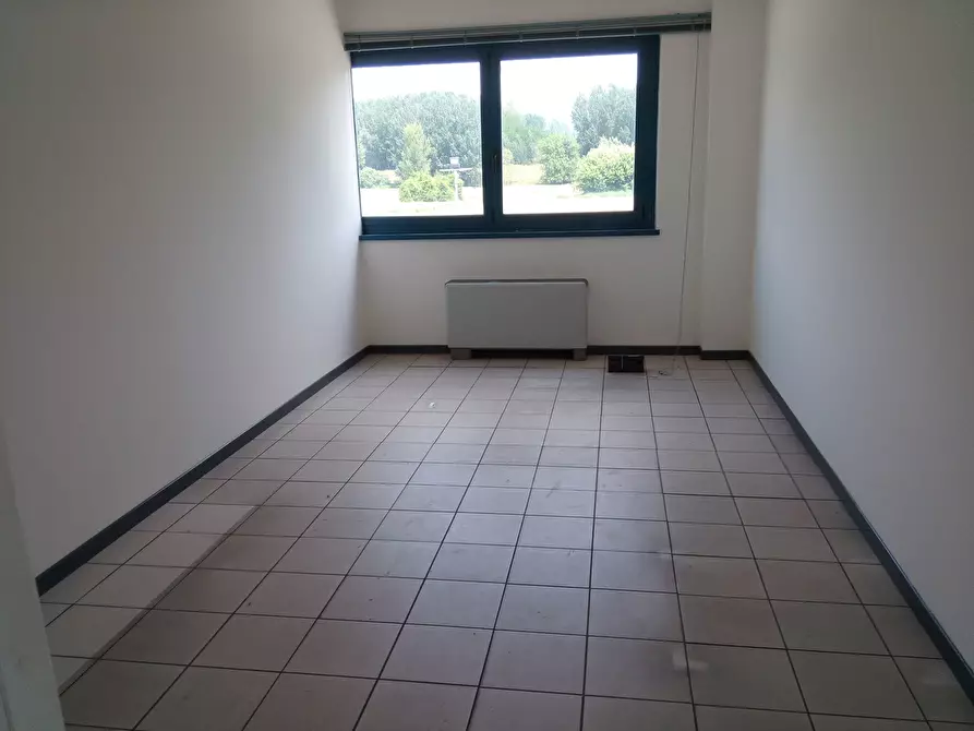 Immagine 9 di Ufficio in vendita  in Via Vecchi Pardini a Lucca