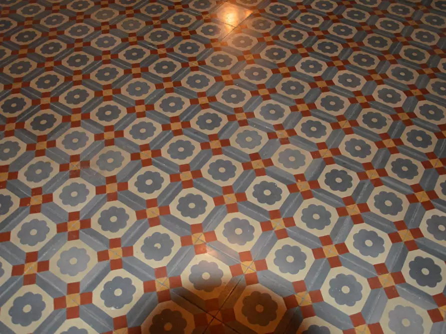 Immagine 18 di Casa indipendente in vendita  a Lucca