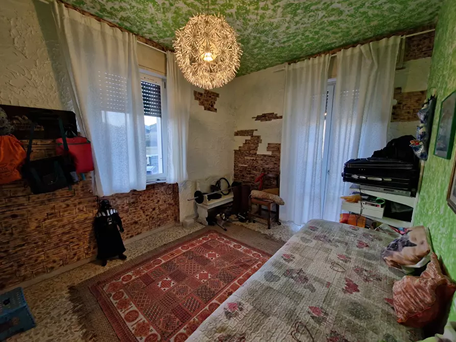 Immagine 16 di Pentalocale in vendita  in Via Fregionaia a Lucca