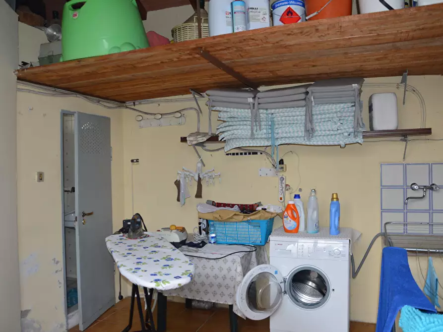 Immagine 33 di Rustico / casale in vendita  in vai elle chiesa a Lucca