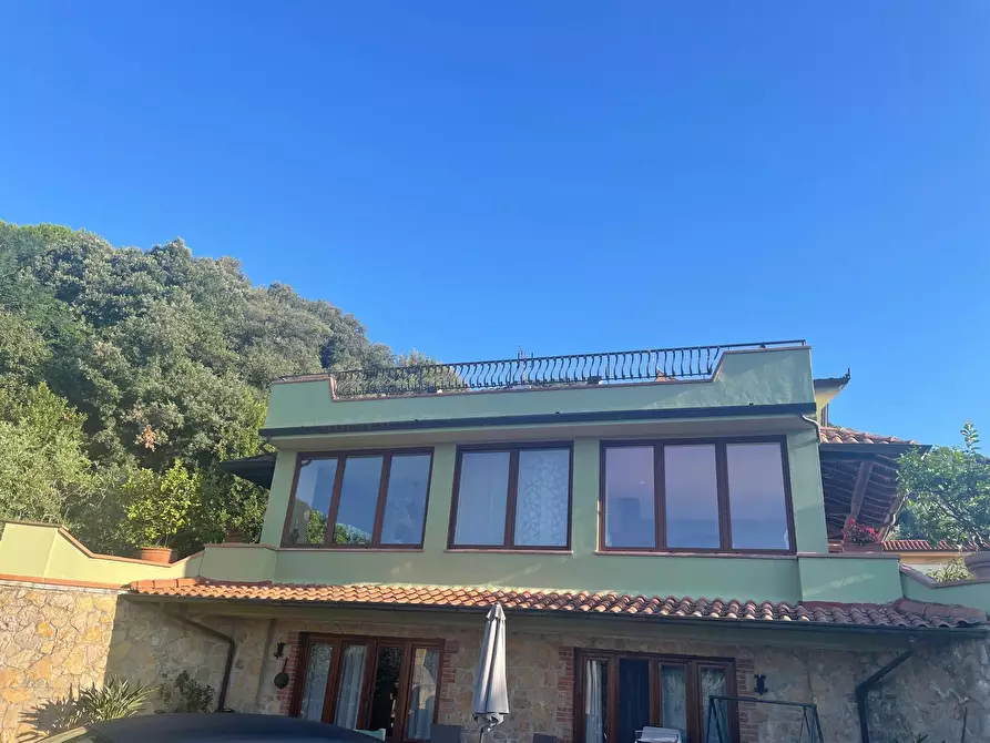 Immagine 59 di Villa in vendita  in via vecchia i a Lucca
