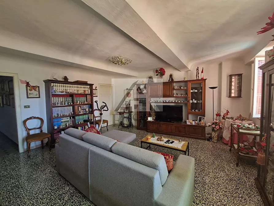 Immagine 2 di Pentalocale in vendita  in Via Sant'Andrea a Lucca