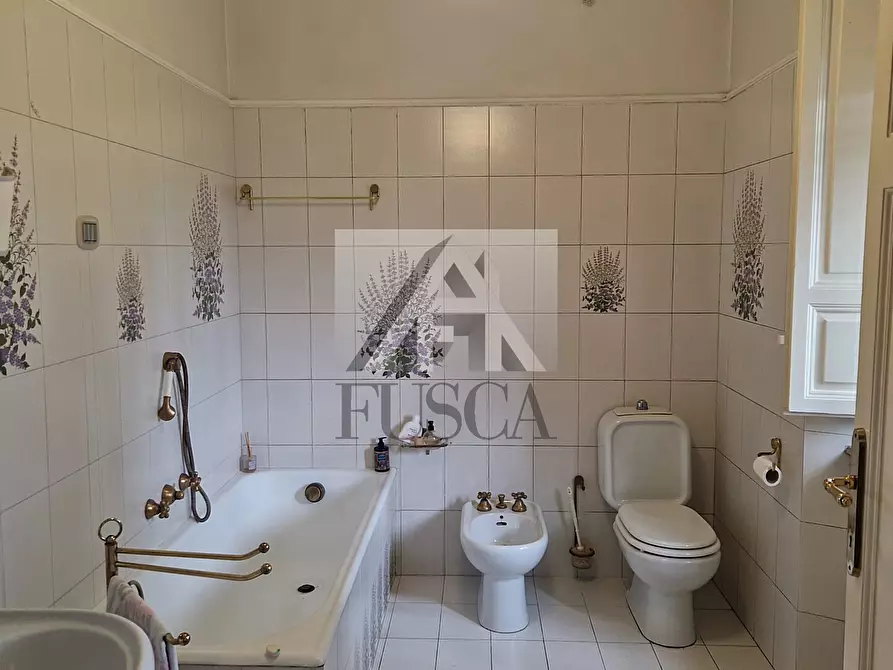 Immagine 25 di Villa in vendita  in Via Enrico Pea a Lucca