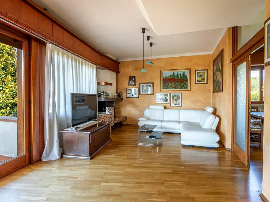 Immagine 2 di Villa in vendita  in Via dei Pellegrini a Lucca
