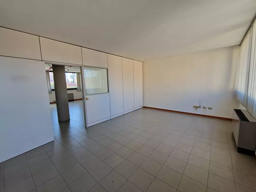 Immagine 1 di Ufficio in vendita  in Via Don Giovanni Minzoni 64 a Lucca