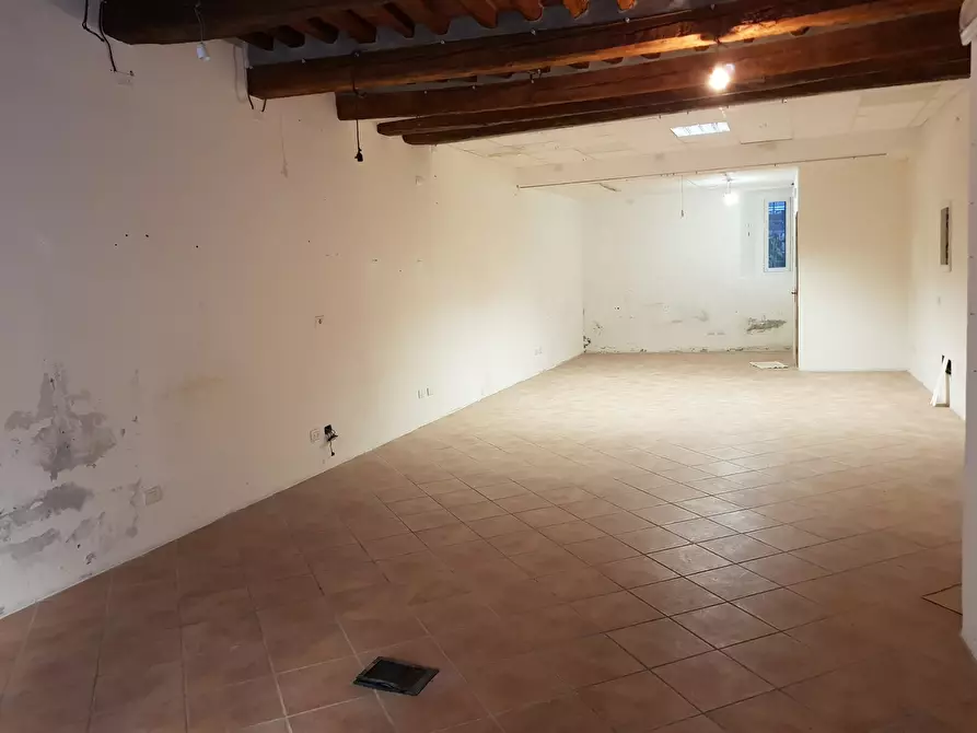 Immagine 8 di Capannone industriale in vendita  in Via San Gregorio a Lucca