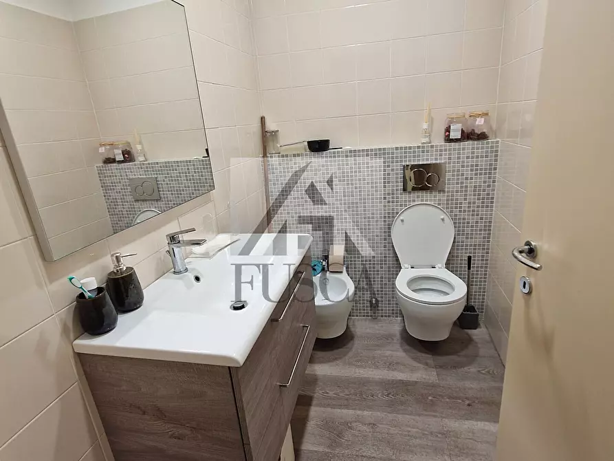 Immagine 9 di Ufficio in affitto  in Via Teodoro Borgognoni 124 a Lucca