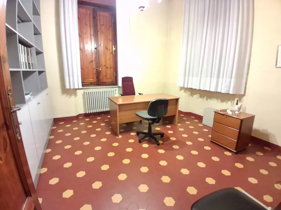 Immagine 15 di Ufficio in vendita  in Via Castruccio Buonamici a Lucca