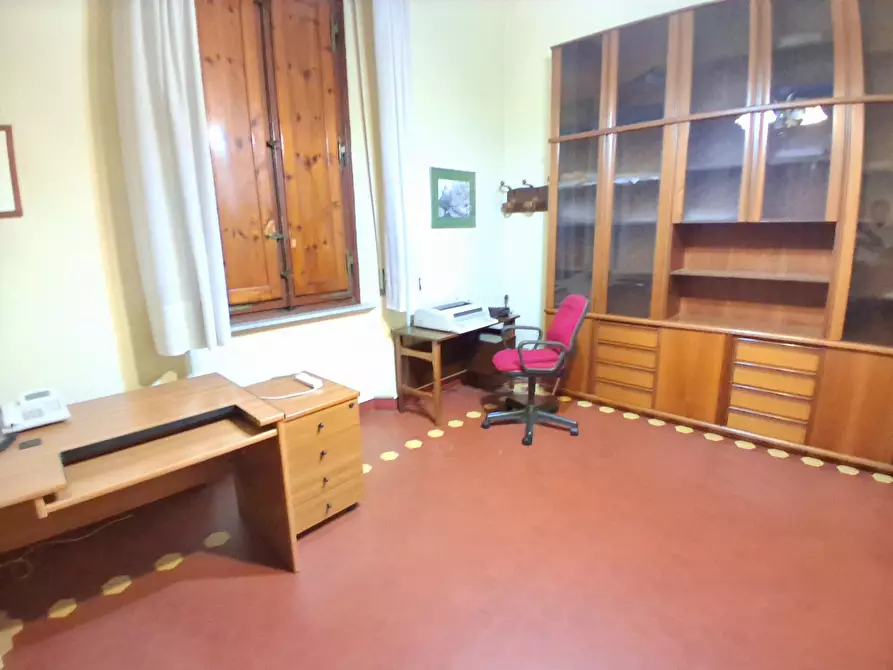 Immagine 7 di Ufficio in vendita  in Via Castruccio Buonamici a Lucca