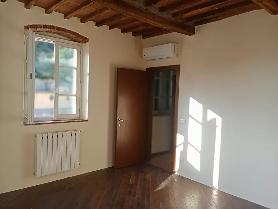 Immagine 10 di Appartamento in vendita  a Massarosa