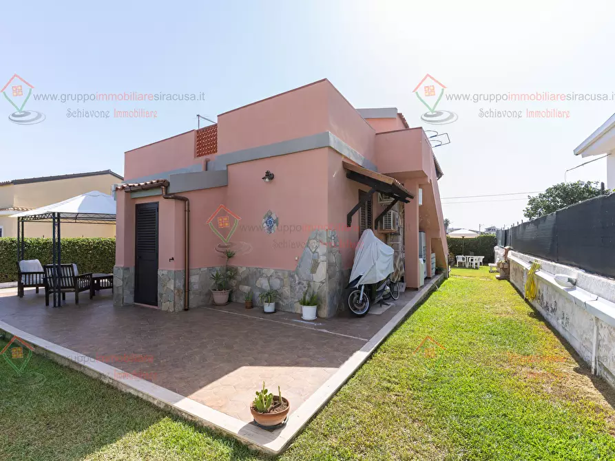 Immagine 25 di Villa in vendita  a Siracusa