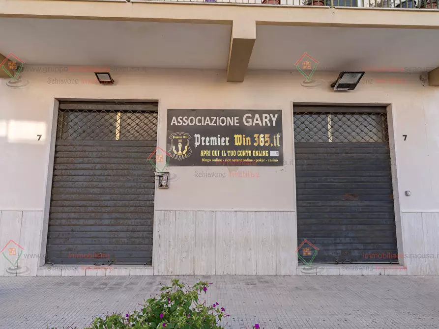 Immagine 15 di Locale commerciale in vendita  a Siracusa