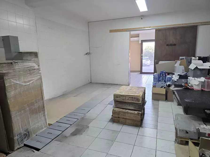Immagine 1 di Magazzino in vendita  a Siracusa
