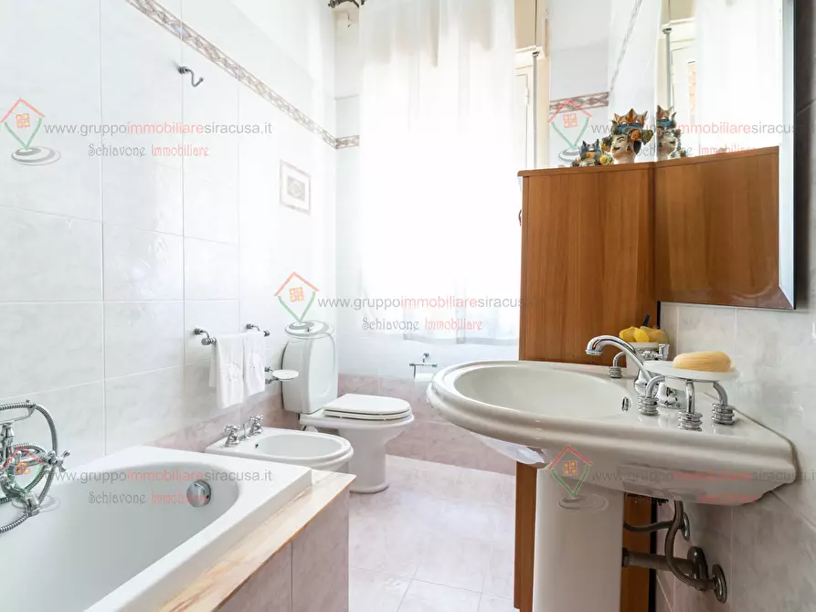 Immagine 10 di Trilocale in vendita  a Siracusa