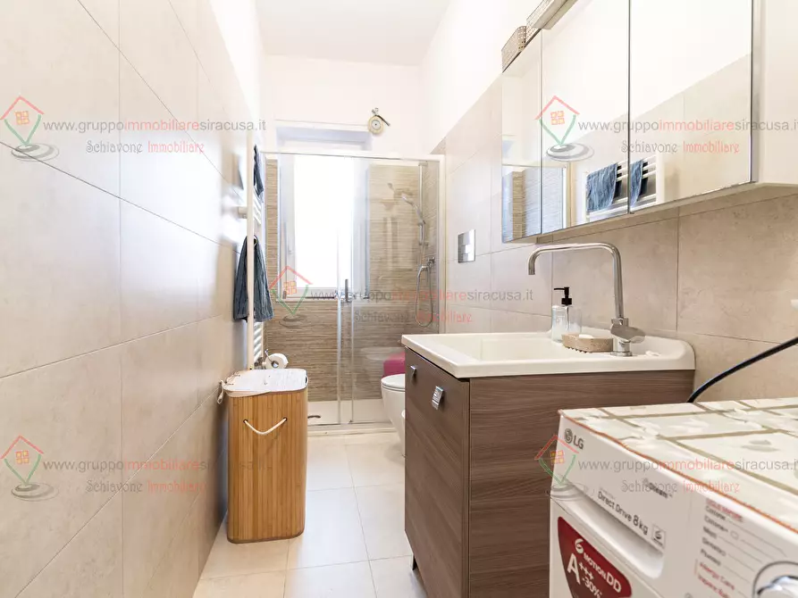 Immagine 15 di Pentalocale in vendita  a Siracusa