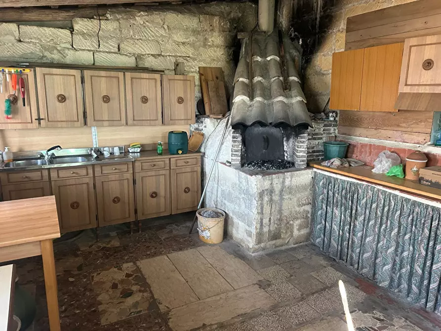 Immagine 1 di Magazzino in vendita  a Siracusa