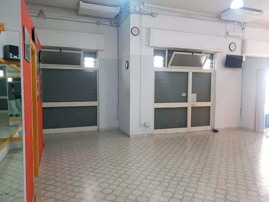 Immagine 13 di Locale commerciale in vendita  a Siracusa