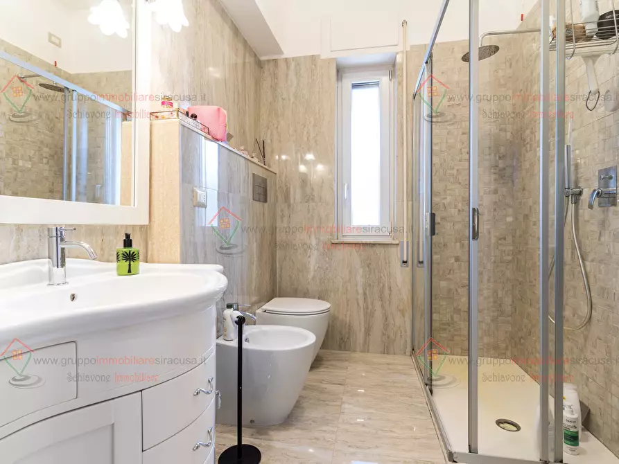 Immagine 12 di Pentalocale in vendita  a Siracusa