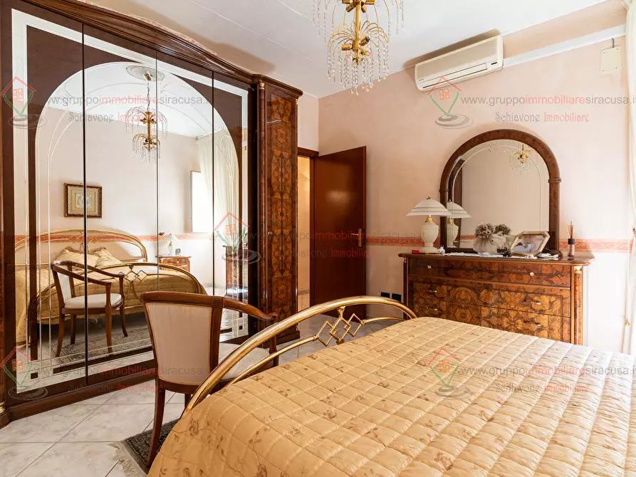 Immagine 9 di Trilocale in vendita  a Siracusa