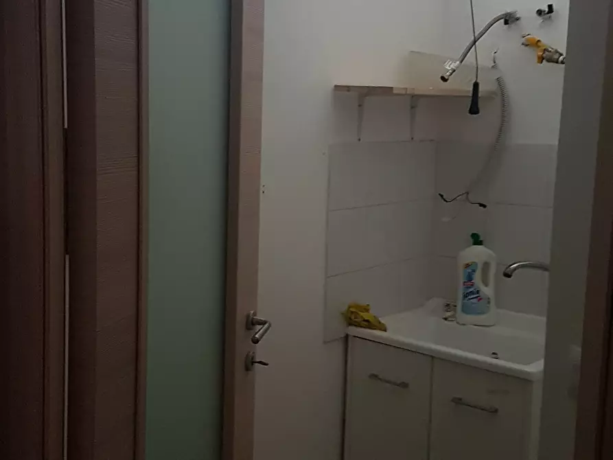 Immagine 15 di Trilocale in affitto  a Siracusa