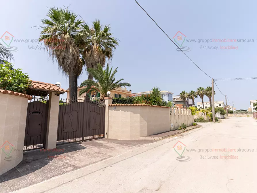 Immagine 36 di Villa in vendita  a Siracusa