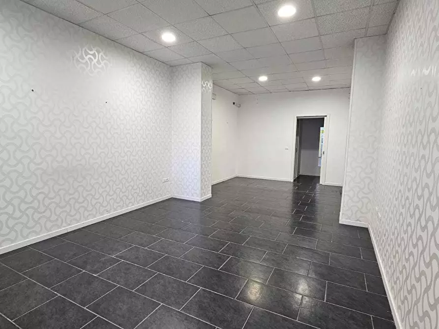 Immagine 16 di Locale commerciale in affitto  a Siracusa