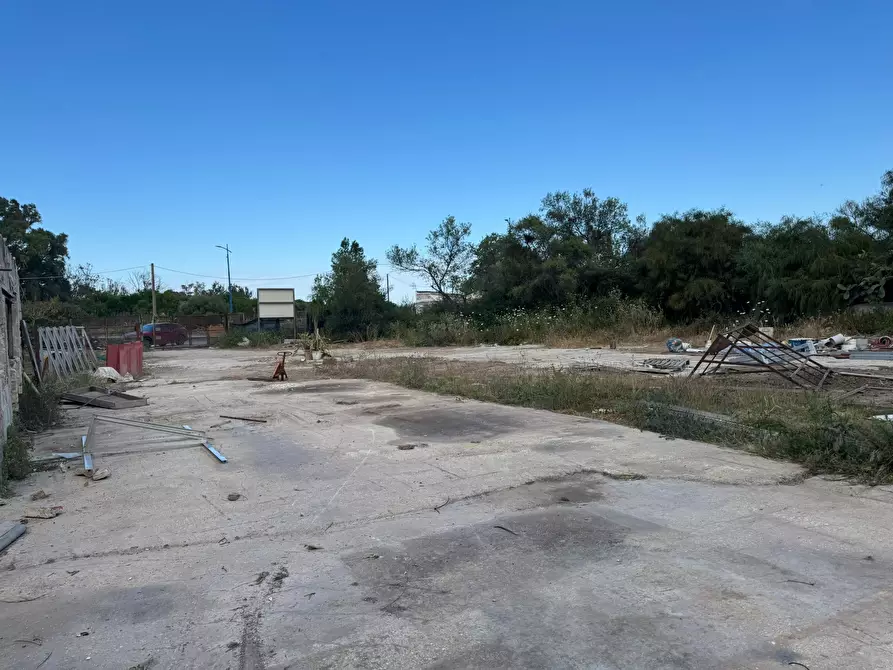 Immagine 8 di Attività artigianale in affitto  a Siracusa