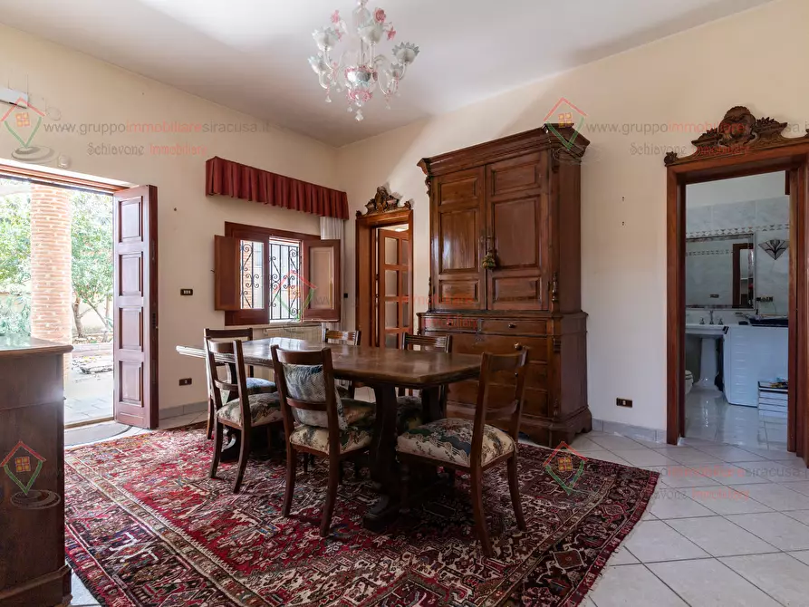 Immagine 5 di Villa in vendita  a Siracusa