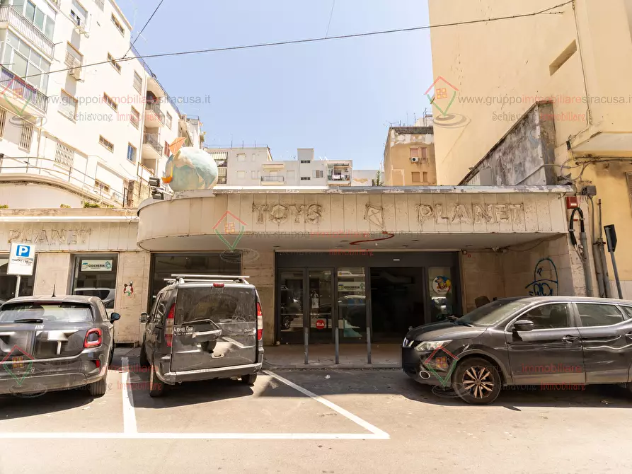 Immagine 36 di Locale commerciale in affitto  a Siracusa