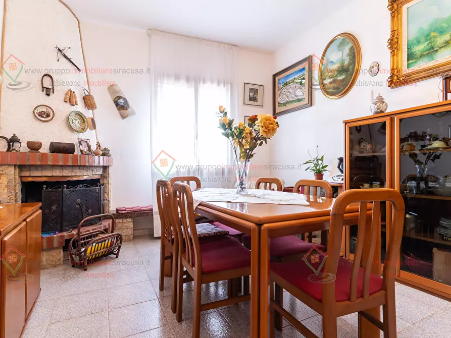 Immagine 4 di Villa in vendita  a Siracusa