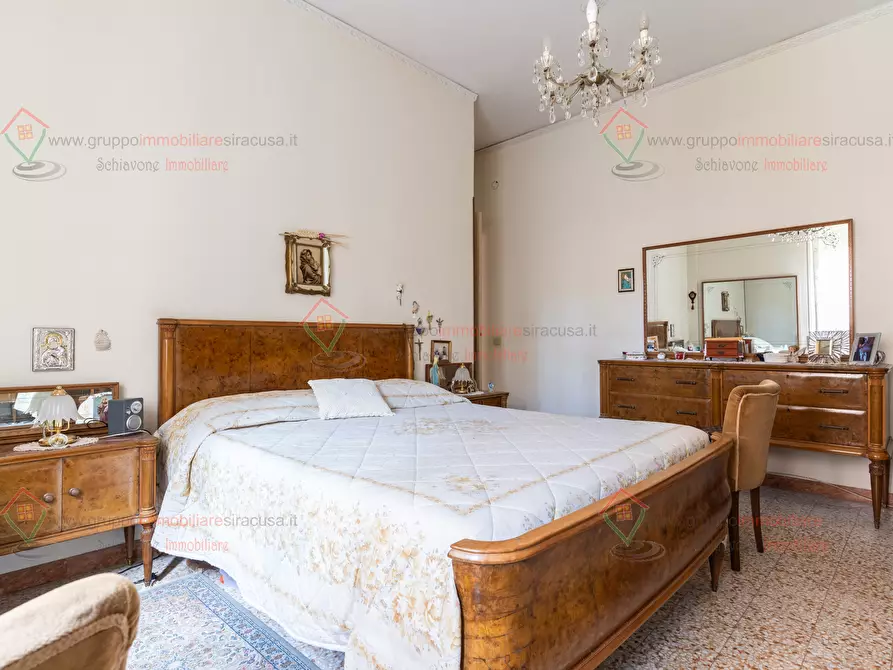 Immagine 11 di Quadrilocale in vendita  a Siracusa