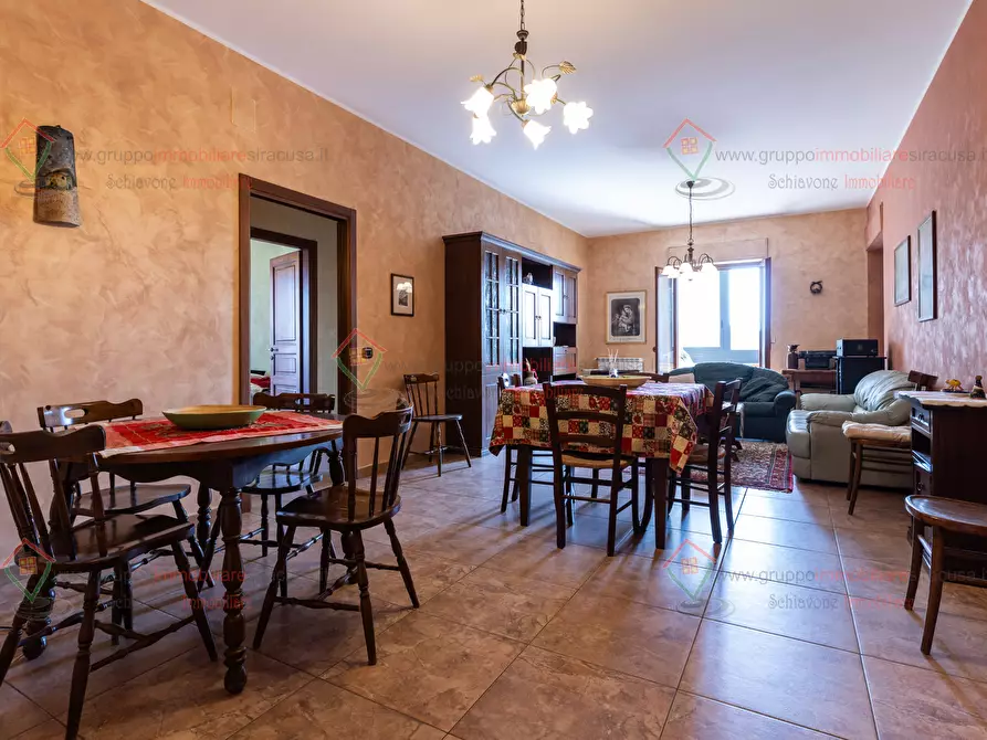 Immagine 1 di Pentalocale in vendita  a Siracusa