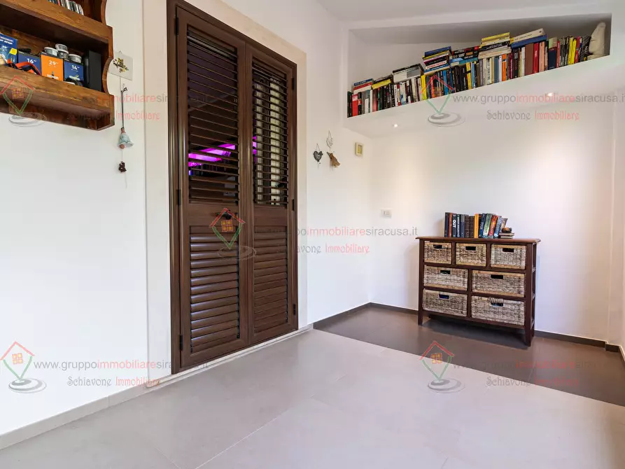 Immagine 39 di Villa in vendita  a Siracusa