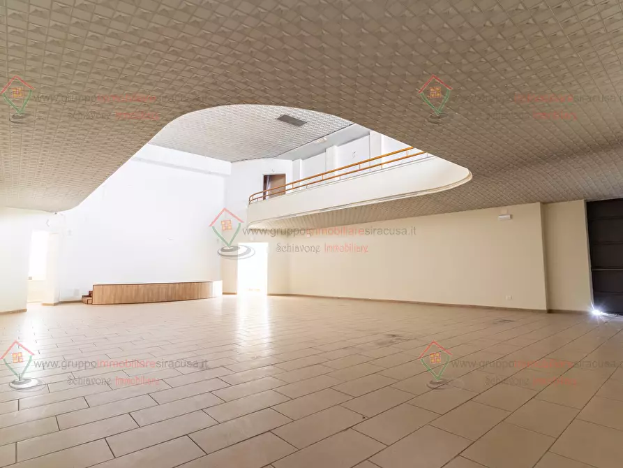 Immagine 1 di Locale commerciale in vendita  a Siracusa